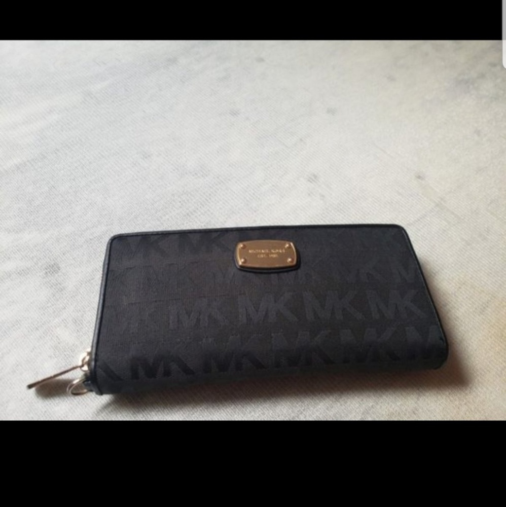Michael Kors wallet
